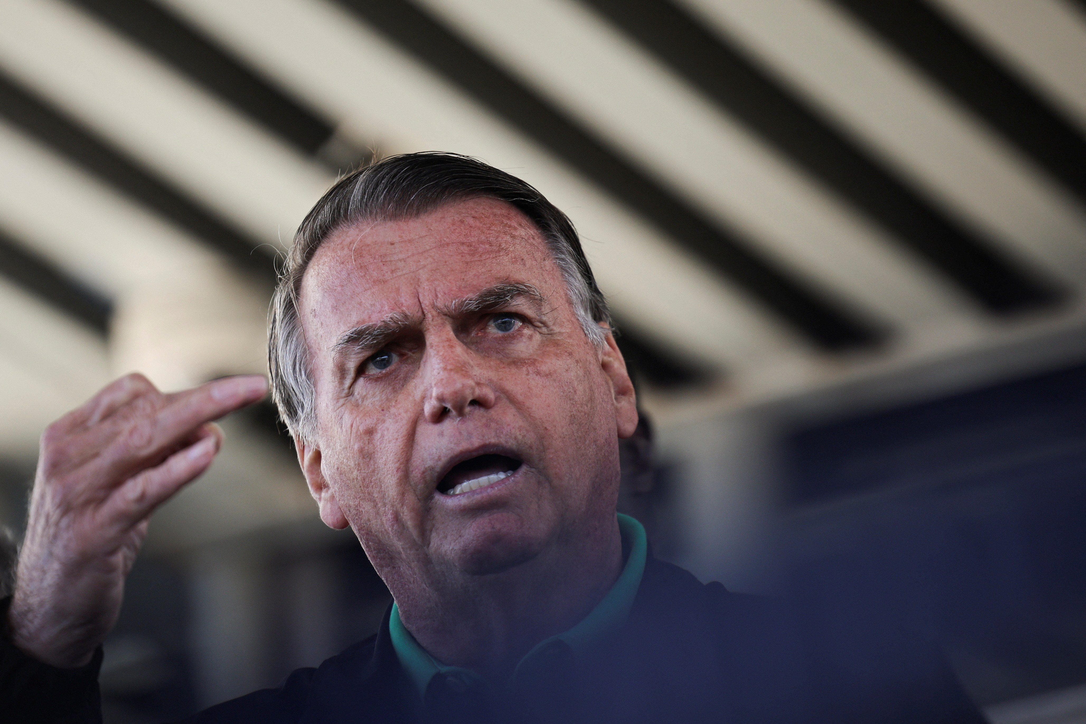 Imagem para Coragem não Faltou: Tarcísio Apoia Bolsonaro em Momento Conturbado