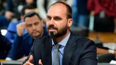 Imagem para PT pede ao STF responsabilização e cassação do mandato de Eduardo Bolsonaro após tarifas dos EUA