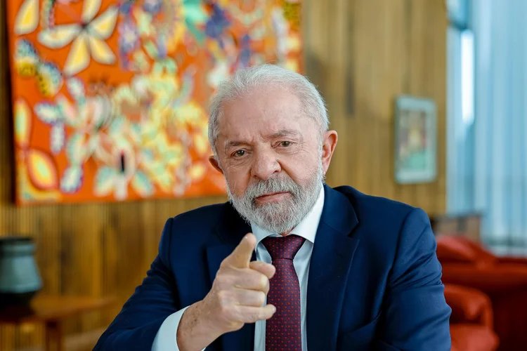 Imagem para Lula rebate duramente Trump: 'Chantagem inaceitável' e acusa políticos de traição
