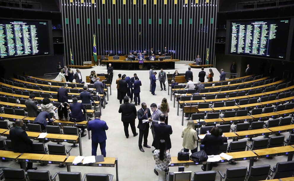 Imagem para Brasil vs EUA: Tarifas Americanas Geram Polêmica na Câmara