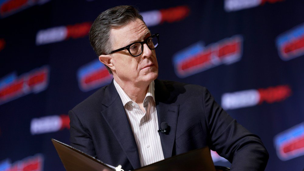 Imagem para Guilda dos Escritores denuncia possível suborno da Paramount após cancelamento do 'The Late Show With Stephen Colbert'