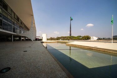 Imagem para CNI pede adiamento de tarifas dos EUA por 90 dias para evitar impactos na economia brasileira