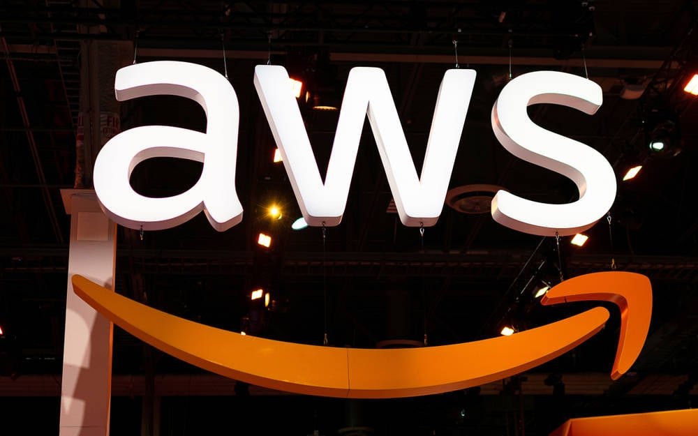 Imagem para AWS lança Bedrock AgentCore: revolucionando a implementação de agentes AI