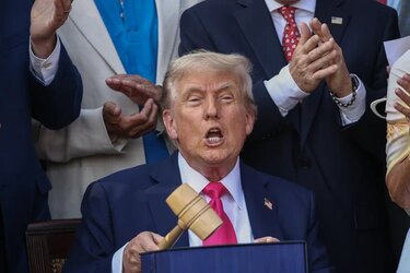 Imagem para Trump impõe tarifas de 30% sobre produtos da Europa: entenda os impactos