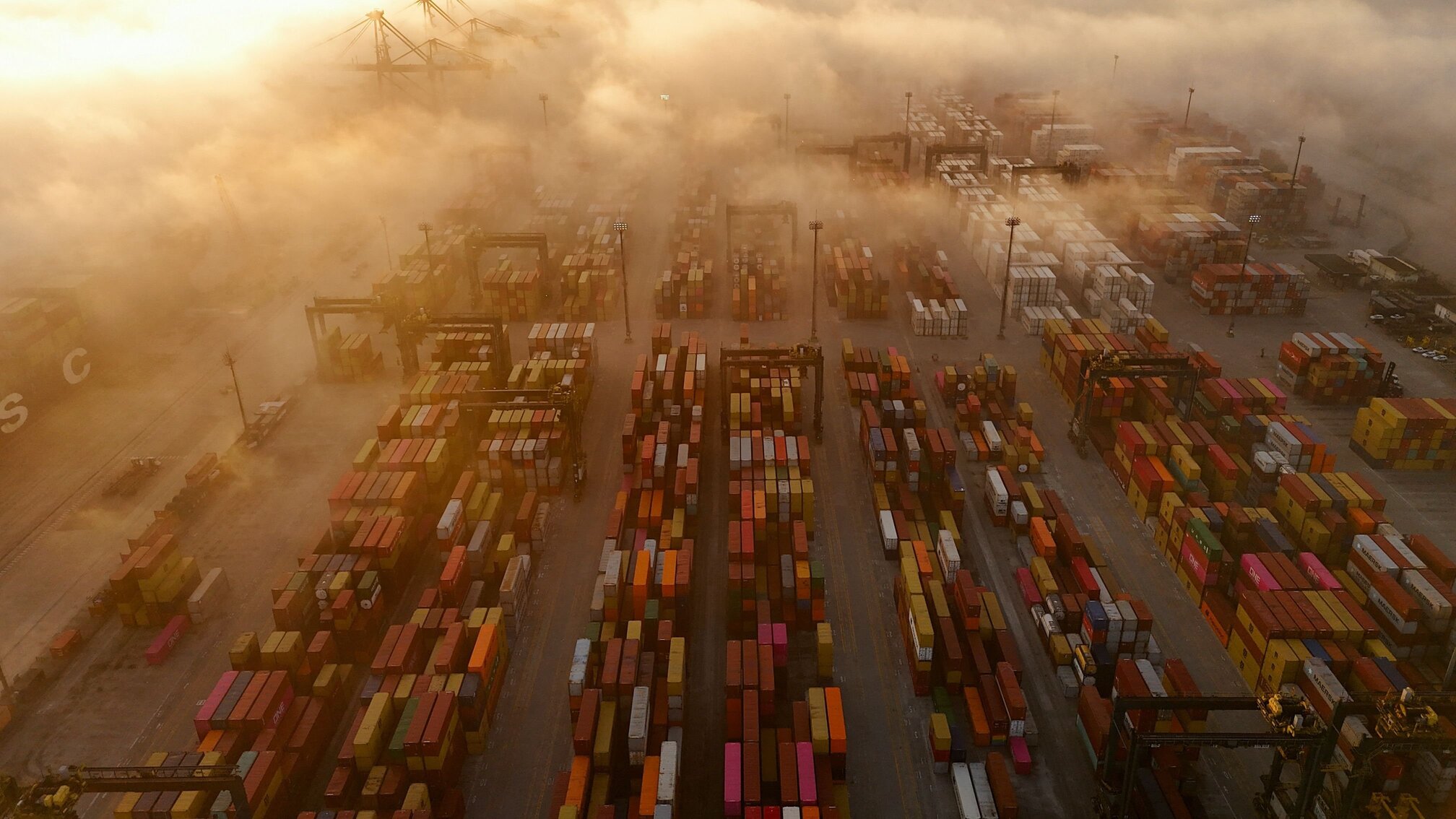 Imagem para Porto de Santos prevê impactos do tarifaço dos EUA: entenda como isso afeta o Brasil
